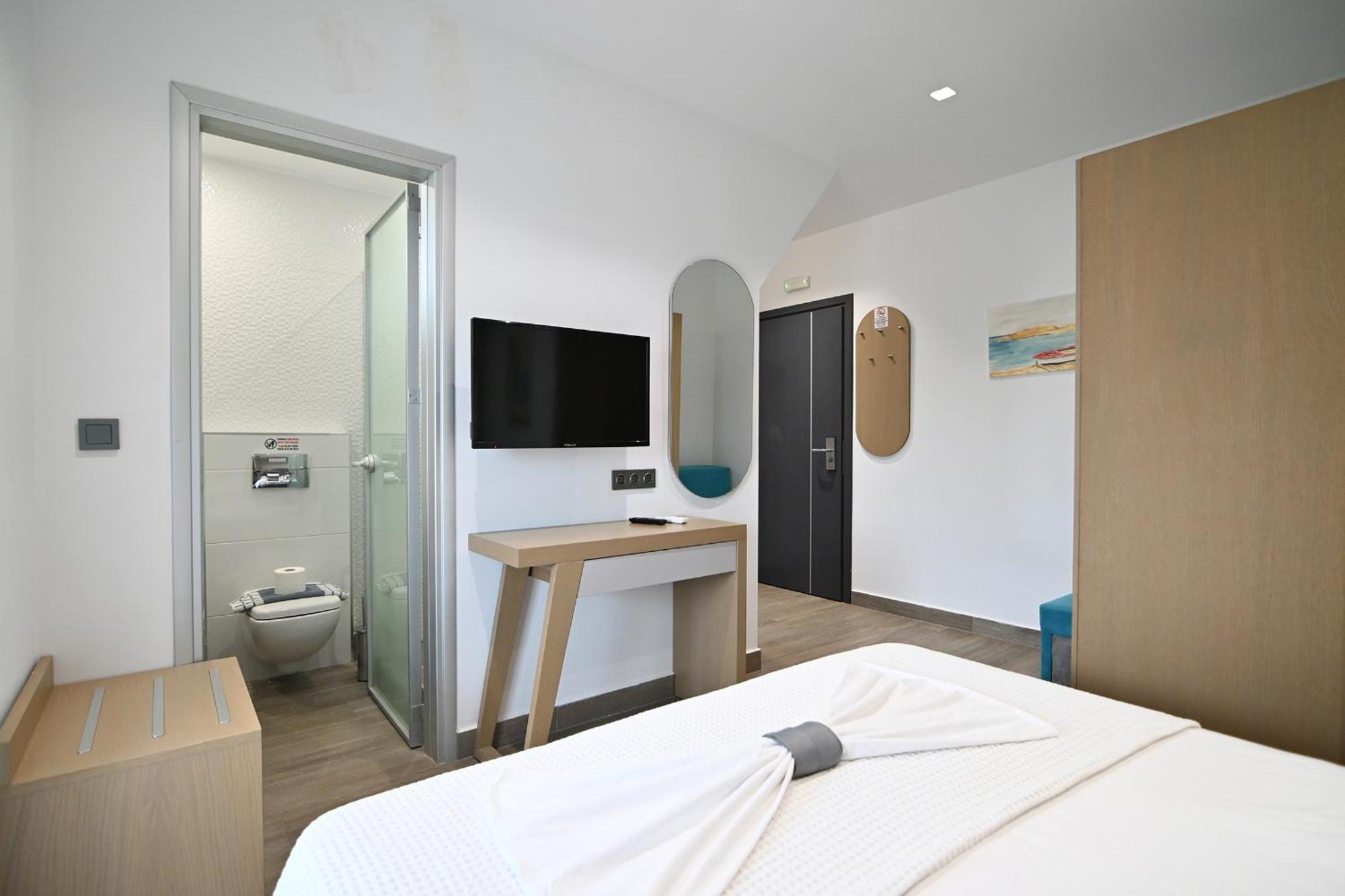 Amalia Rooms Sea View Vrasná Esterno foto