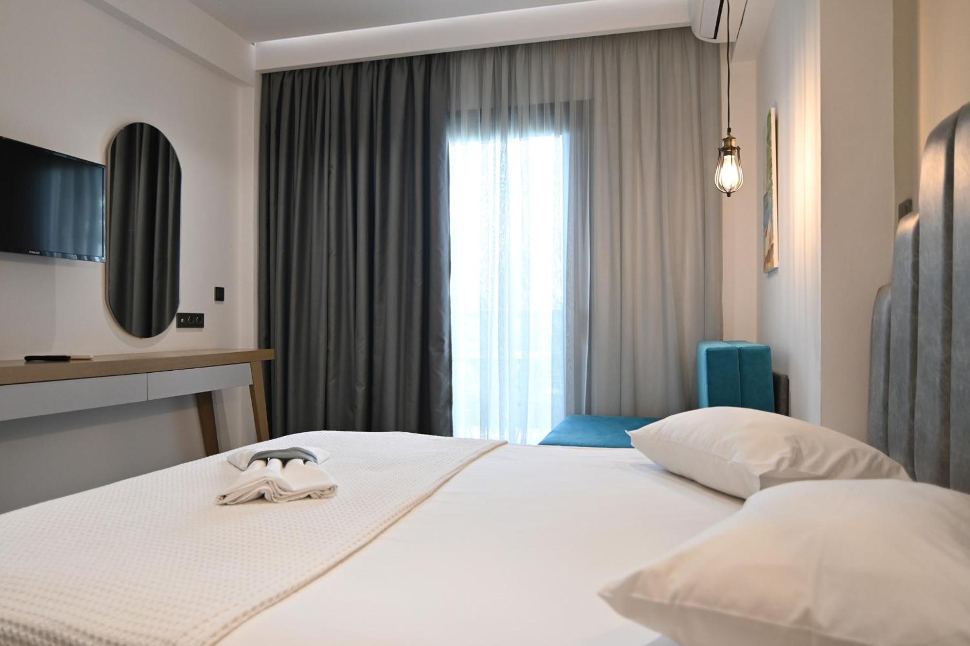 Amalia Rooms Sea View Vrasná Esterno foto