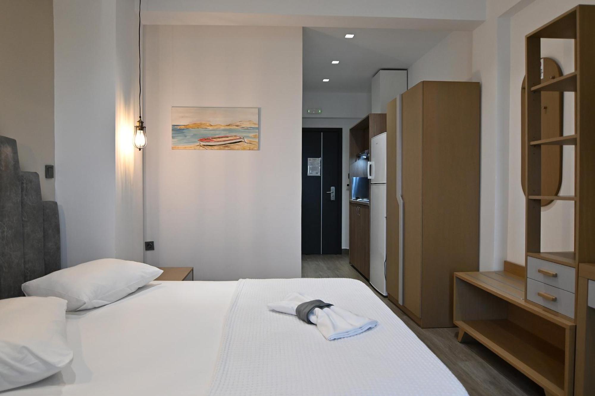 Amalia Rooms Sea View Vrasná Esterno foto