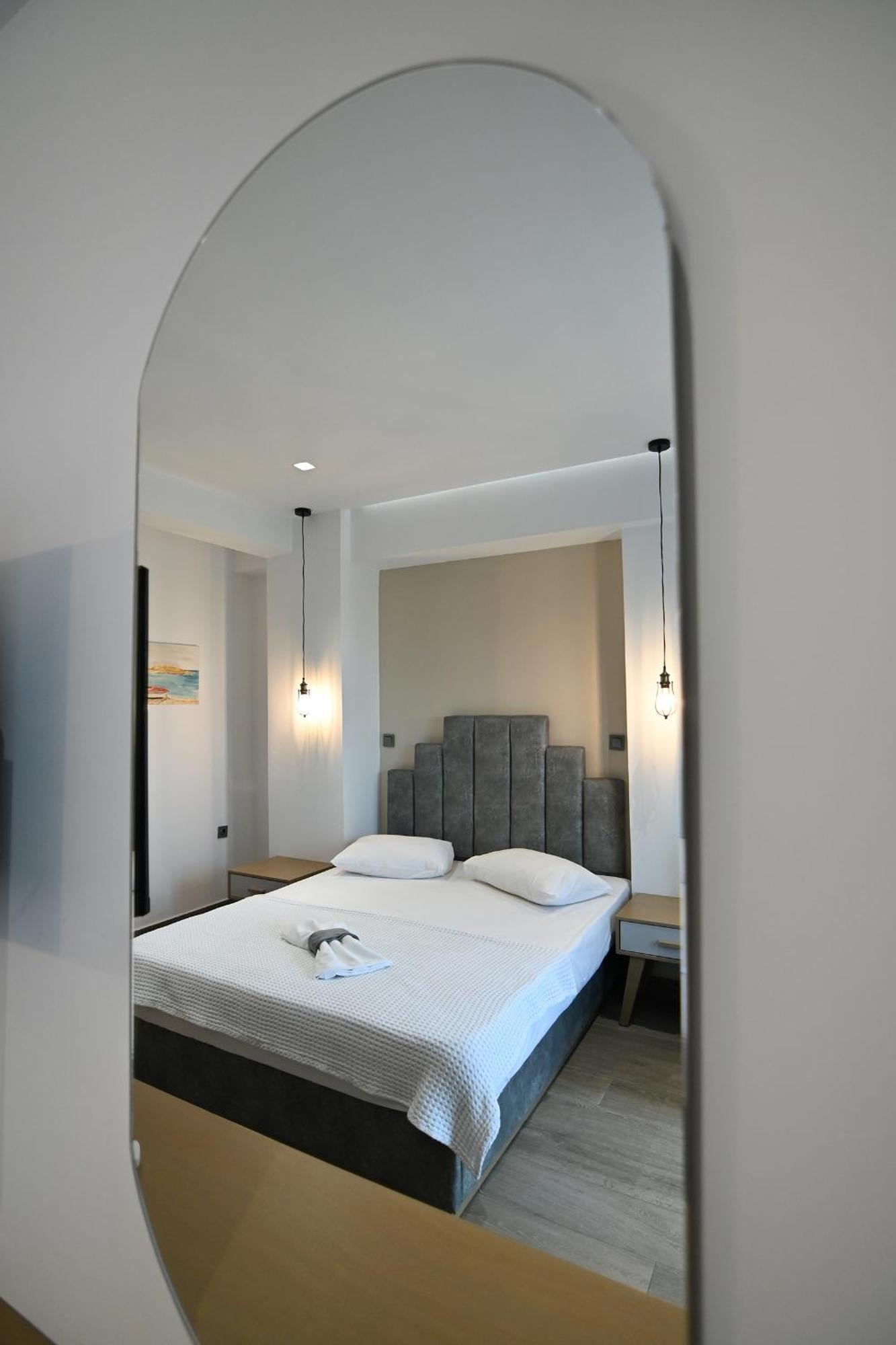 Amalia Rooms Sea View Vrasná Esterno foto