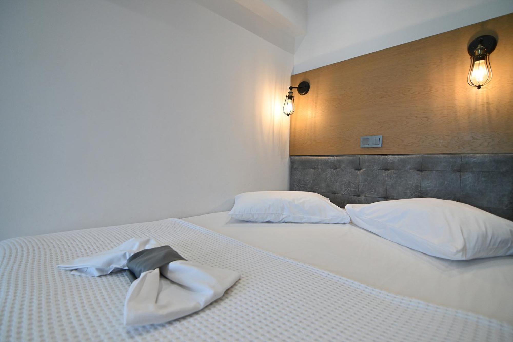 Amalia Rooms Sea View Vrasná Esterno foto